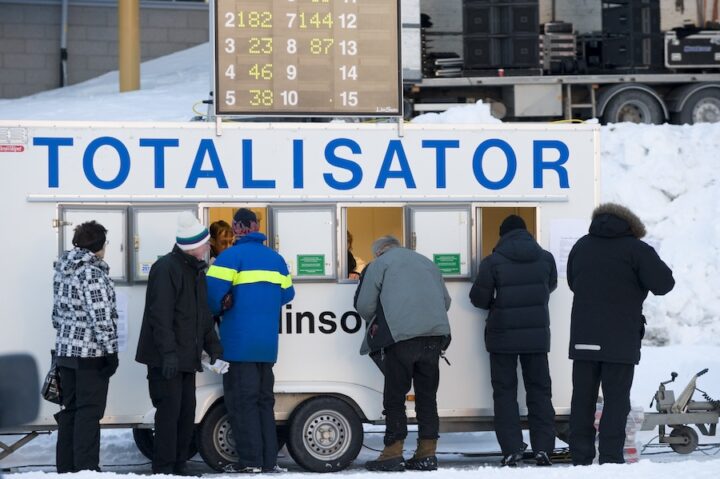 IS TRAV P̴ ̅RE SJ̦N -1-8.JPG